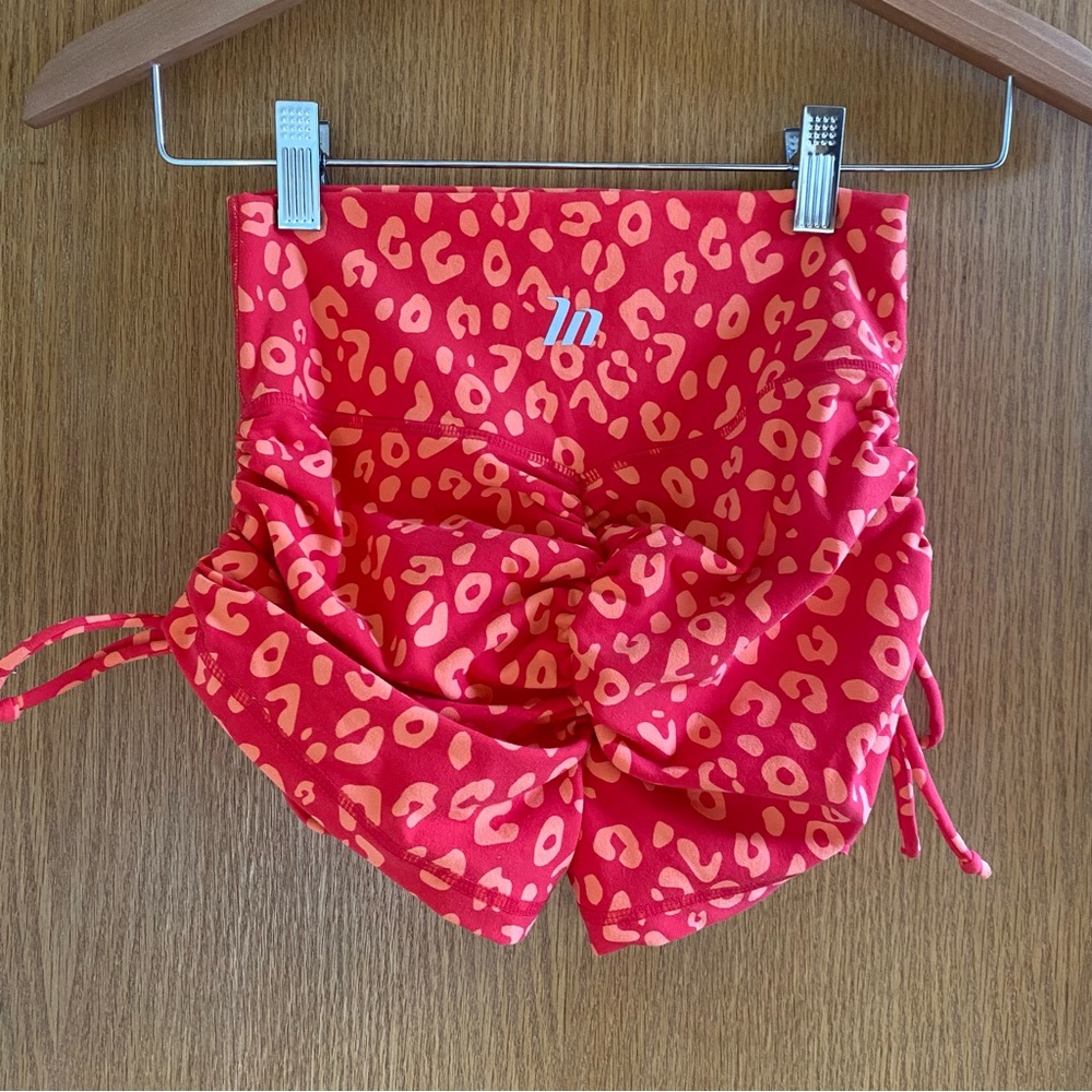 MUSCLE NATION • Workout Set - Wanderlust Bralette + Tie Up Scrunch Booty Shorts - Picture 13 of 16